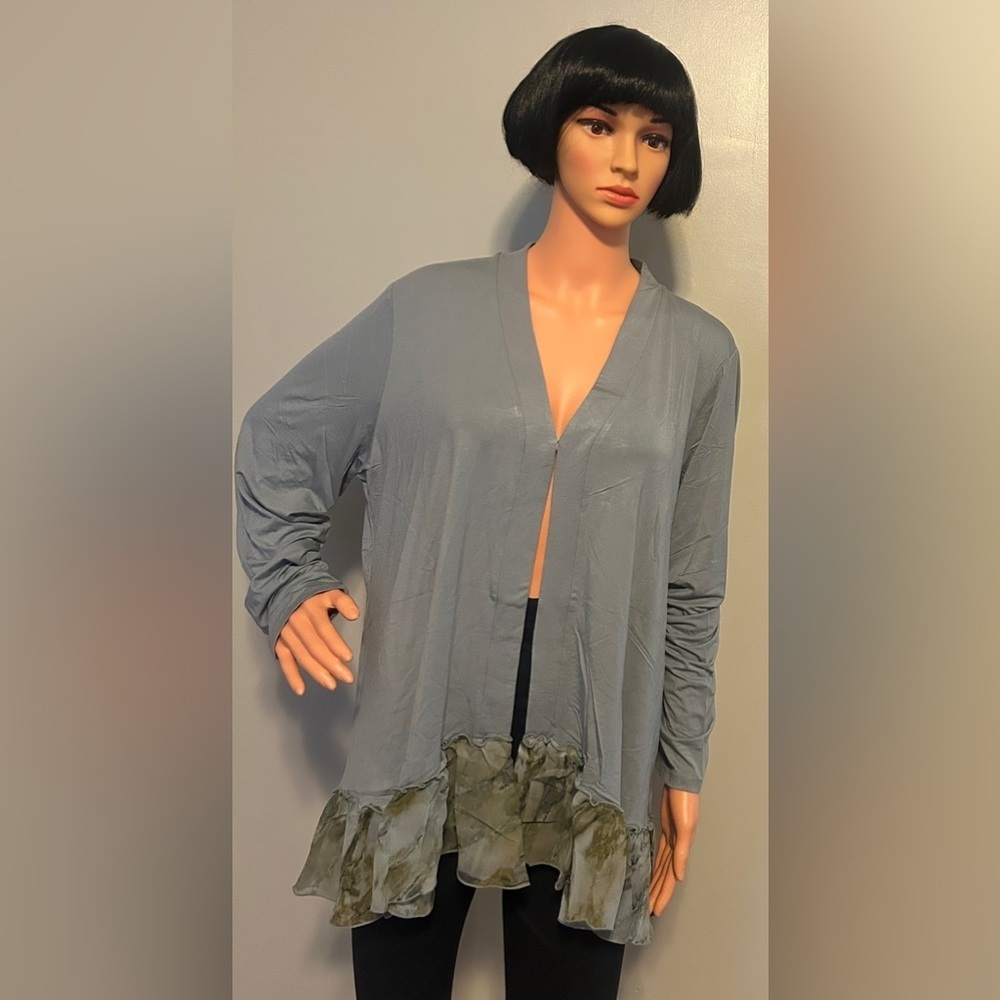LOGO by Lori
Goldstein Elegant Gray Women's Top with Ruffle Hem